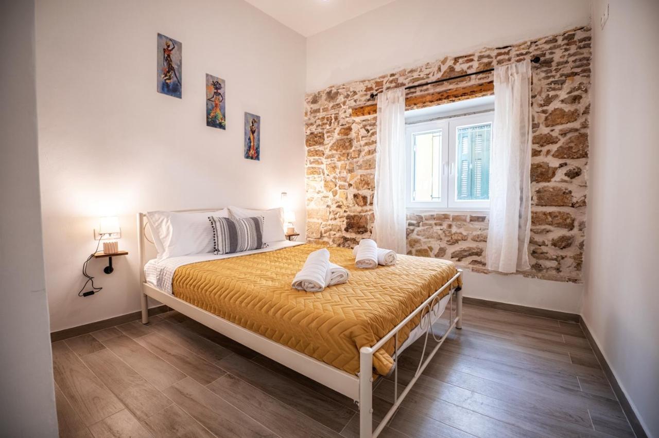 Mitropolis Places Apartment