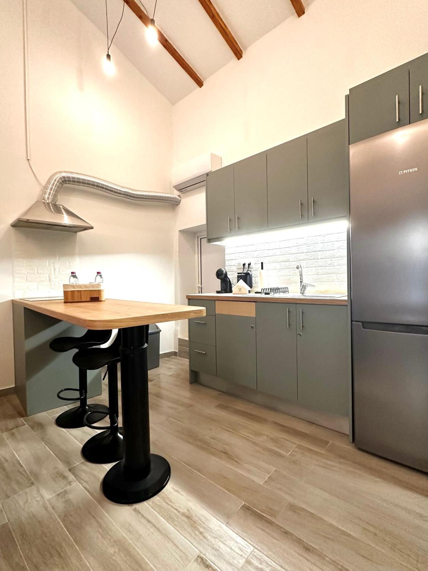 Mitropolis Places Apartment