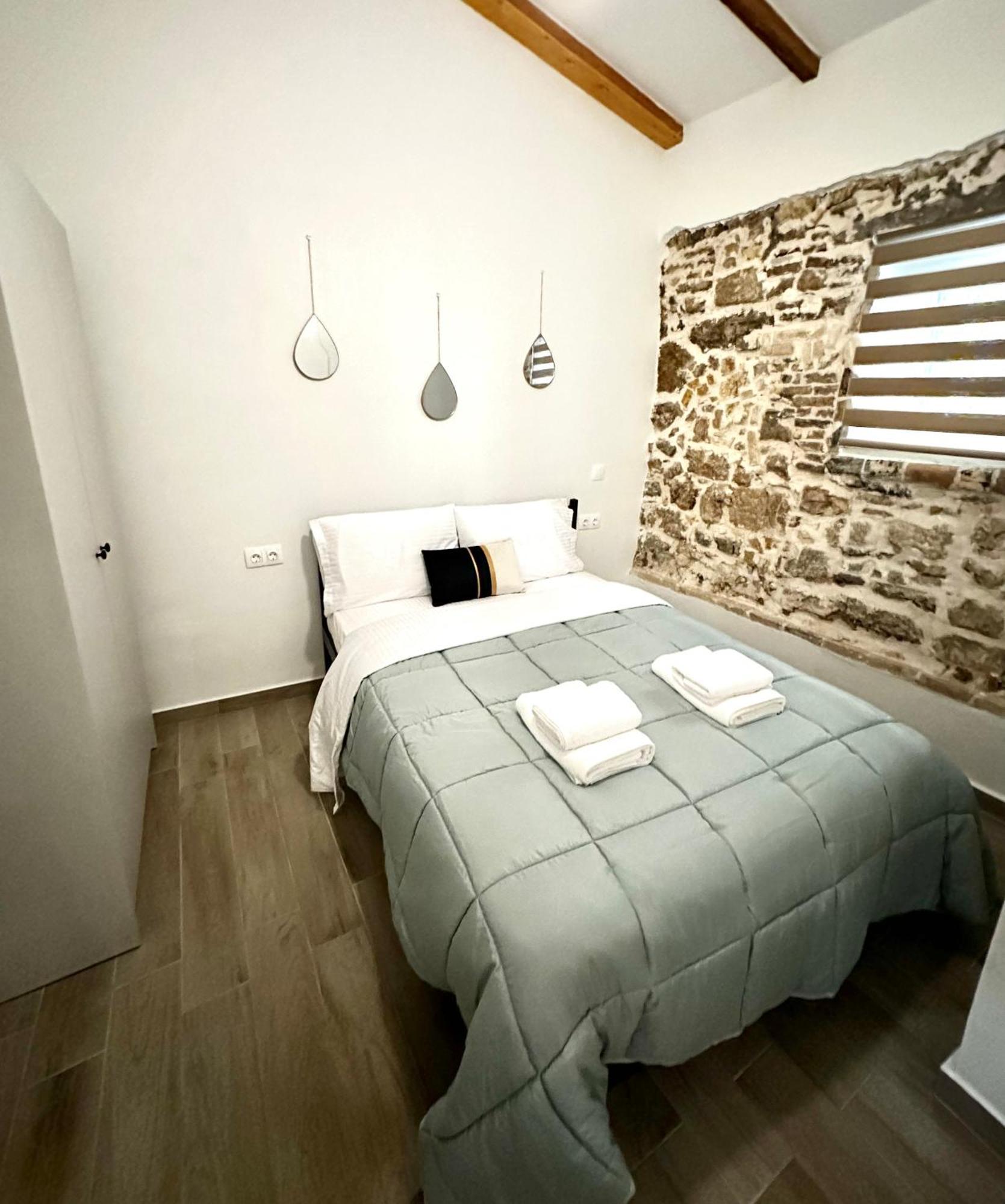Mitropolis Places Apartment