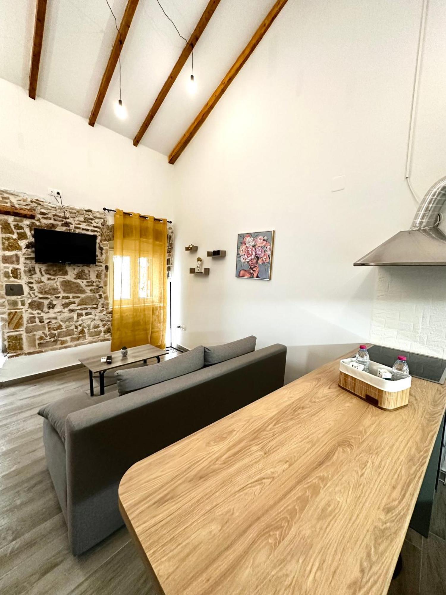 Mitropolis Places Apartment *